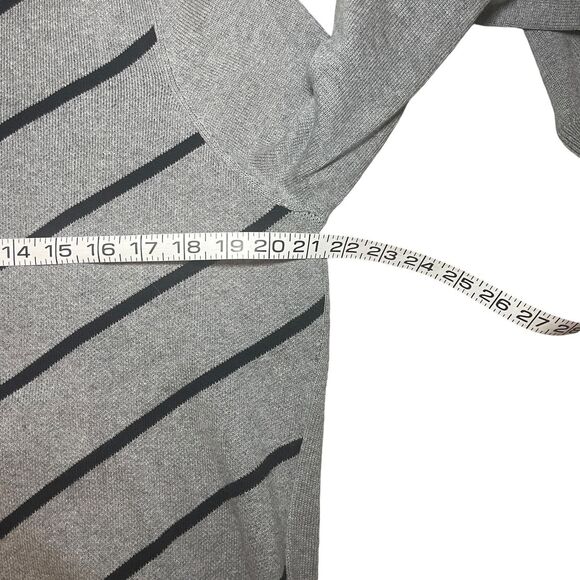 Liz Claiborne Gray and Black Striped Sweater Size XL - Picture 8 of 10